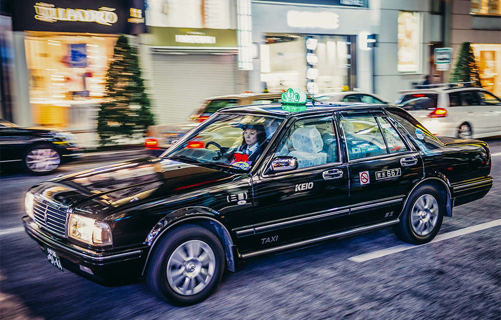 働くなら何歳から？ タクシー運転手の平均年齢と勤続年数