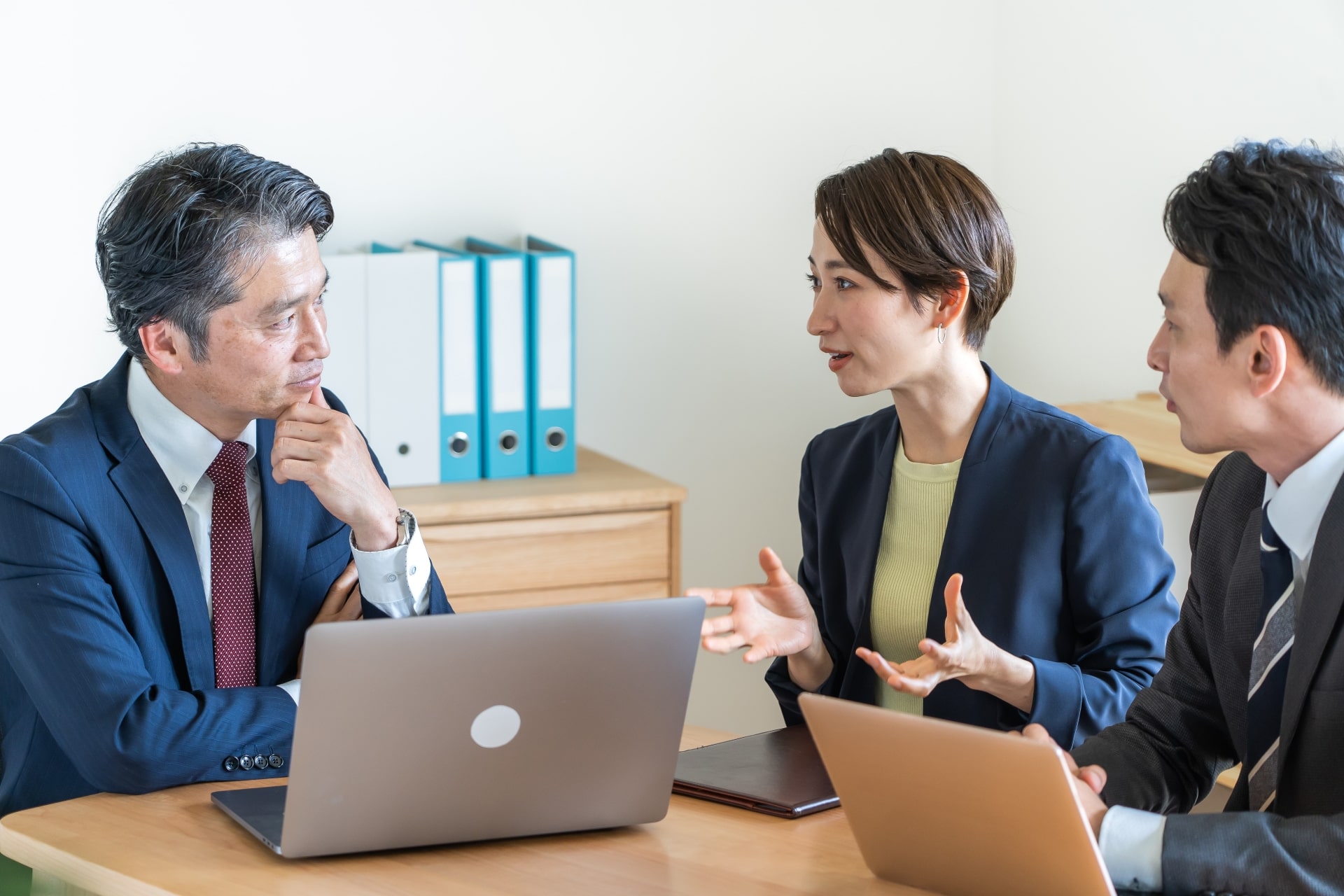 ライドシェアの問題点を解決するための取り組みと議論