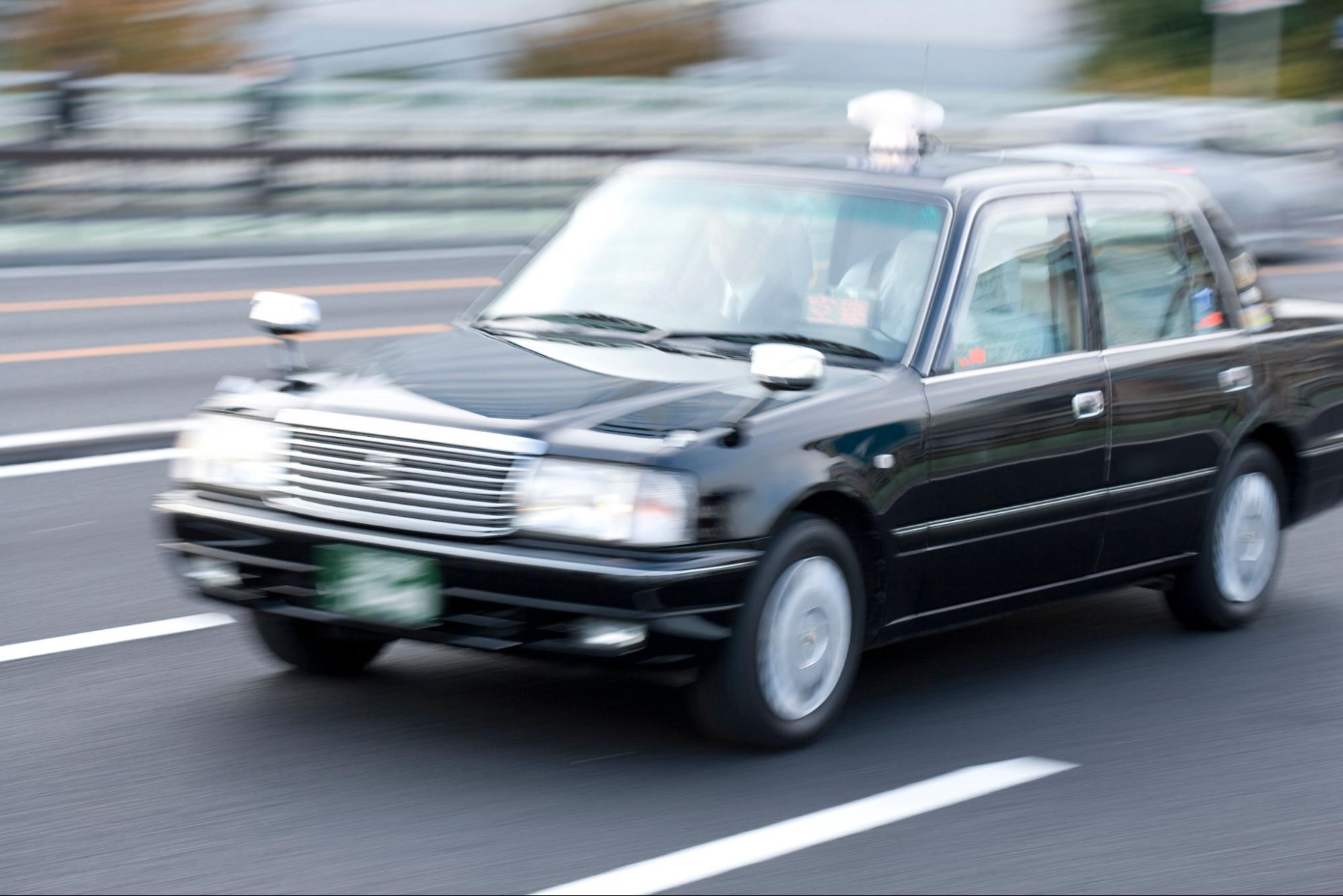 八女市でタクシー求人を探すメリット