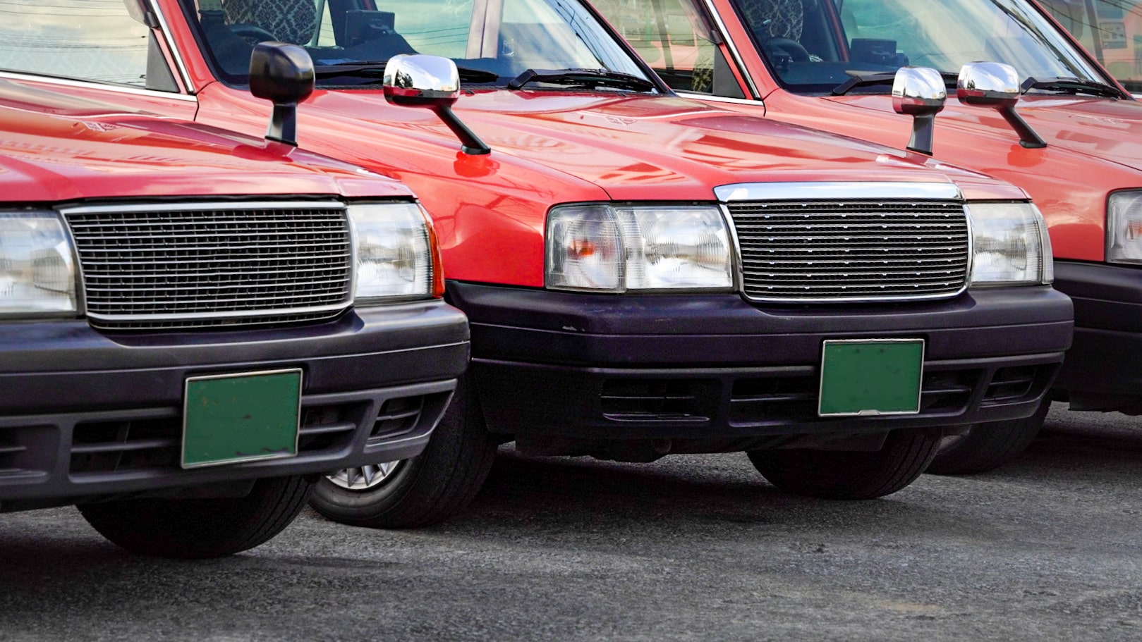 タクシー運転手がきつい・つらいときは転職も選択肢！P-CHAN TAXにご相談ください